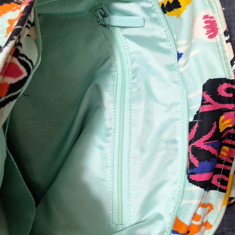Vera Bradley Bag - Picture 4 of 9